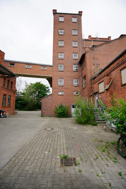 plush74 berlin lagerhalle industrie galerie kunst location film foto event scout 23