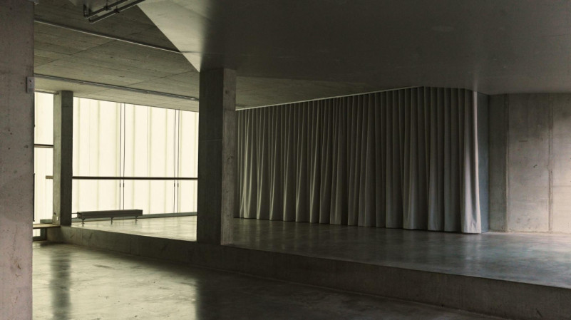 peluche74 spazio sanitario brutalista berlino 2