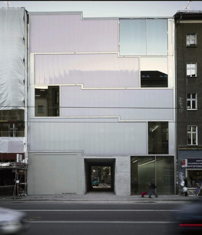 peluche74 spazio sanitario brutalista berlino 9