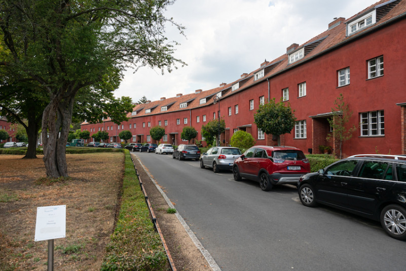 plüsch74 Vermietung Location Film Foto Event Dorf Farben Stadt Berlin 11