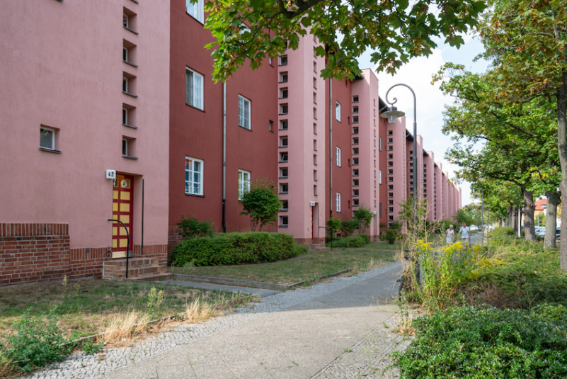 plüsch74 Vermietung Location Film Foto Event Dorf Farben Stadt Berlin 5