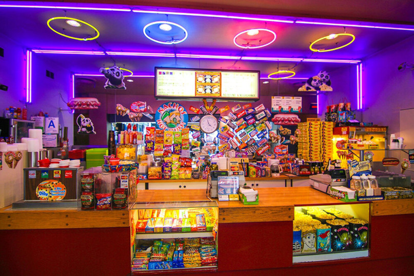 plus74 retro cinema usa california location4