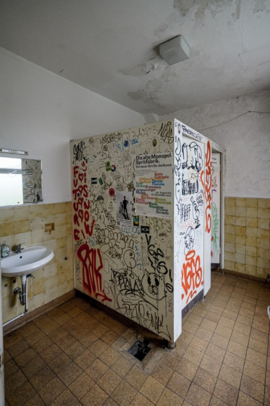 peluche74 magazzino berlino galleria industriale arte location film foto evento scout 7