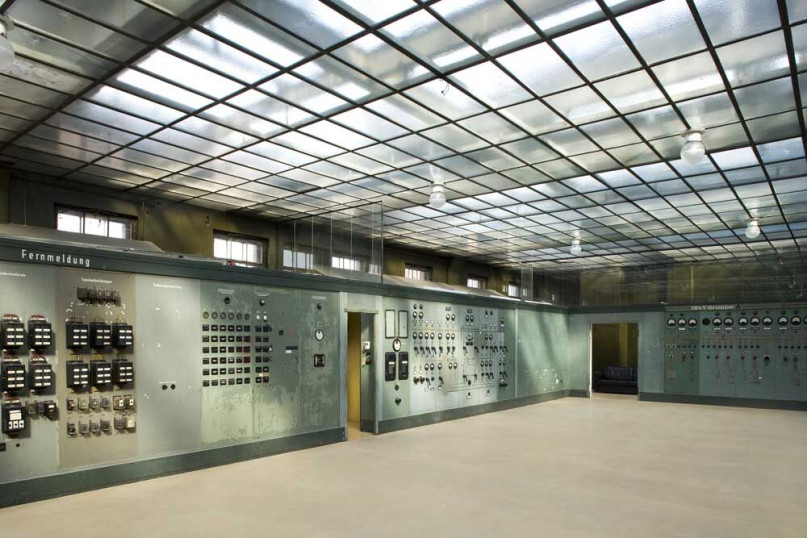 plush74 film photo event location berlin germany industrial 4 (1)
