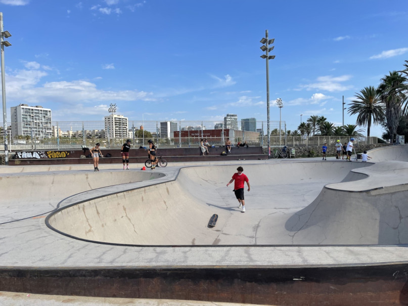 plush74 locations fotofilm produktion deutschland fotostudio berlin00000plush74 locations fotofilm produktion foto streets skate barcelona strand spanien00002