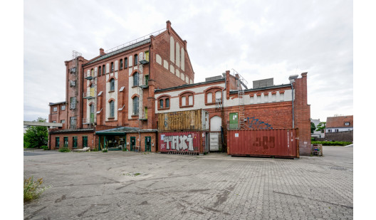 peluche74 berlín almacén industrial galería arte localización película foto evento scout 6