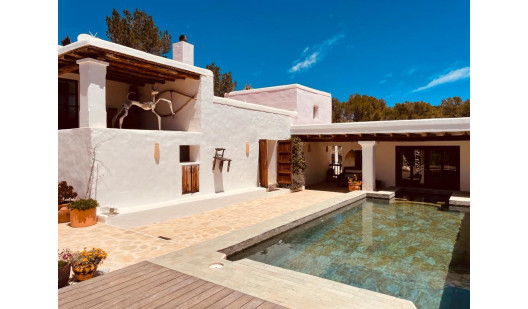 pluche74 villa met zwembad ii ibiza 1