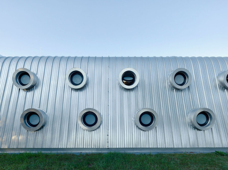 plush74 monochrome sports hall berlin 6