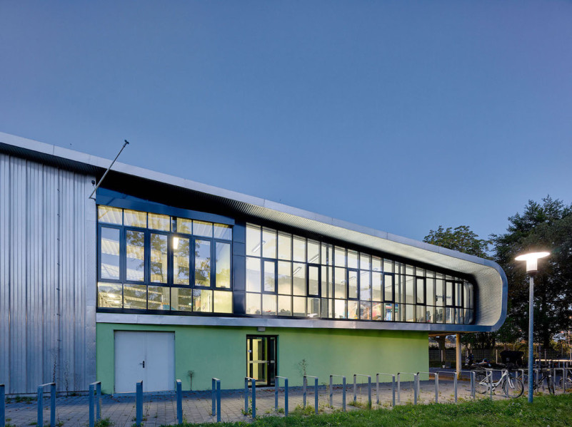 plush74 monochrome sports hall berlin 8