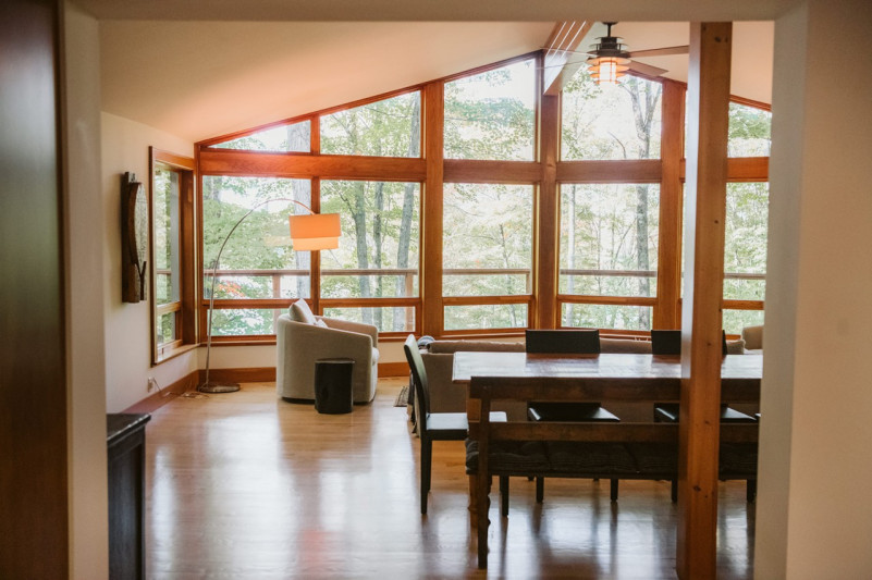 plush74 foto film location toronto see haus kanada rustikal wald privat haus 31