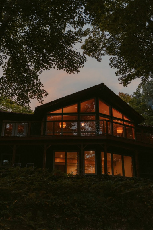 plush74 foto film location toronto see haus kanada rustikal wald privat haus 45