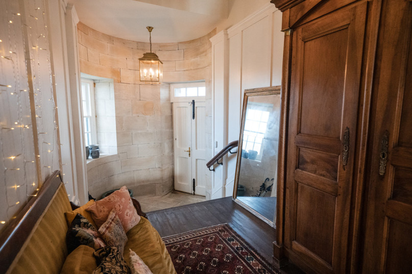indoor porch