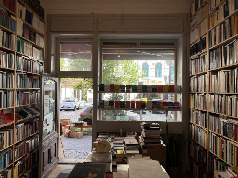 plush74 antique bookshop berlin 15