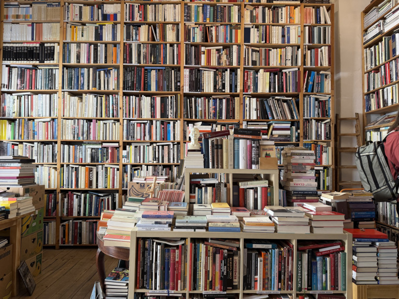 plush74 antique bookshop berlin 26