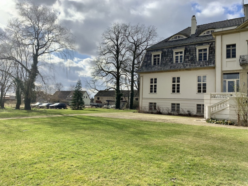 plush74 Vermietung Location Film Foto Event Schloss Villa Landschaft Samt Garten 2 (1)