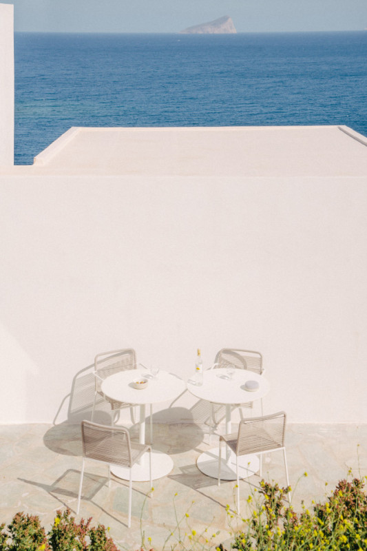 plush74 white cubes on the aegean 9