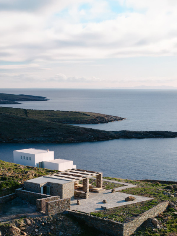 plush74 white cubes on the aegean 2