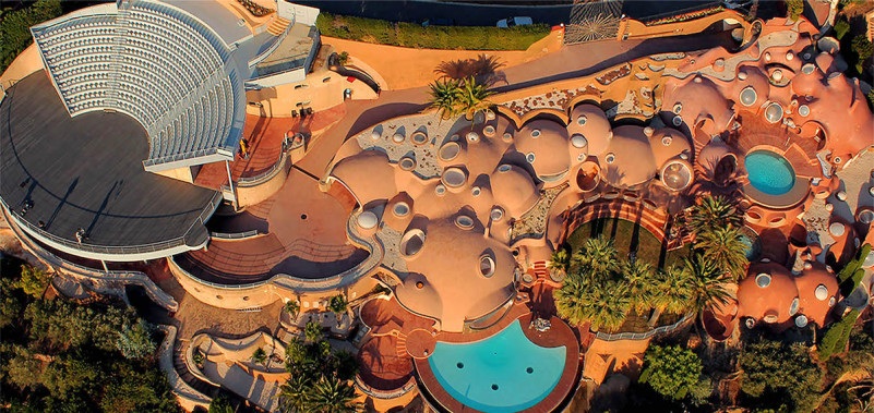 plush74 architecture funky rental location film photo event organic france retro cannes house10