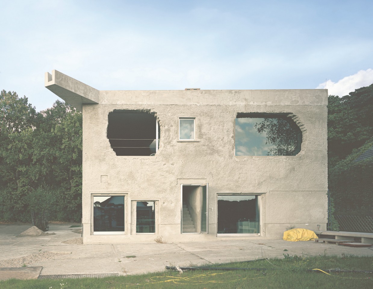 berlin location concrete brutalismus villa house plush74 8