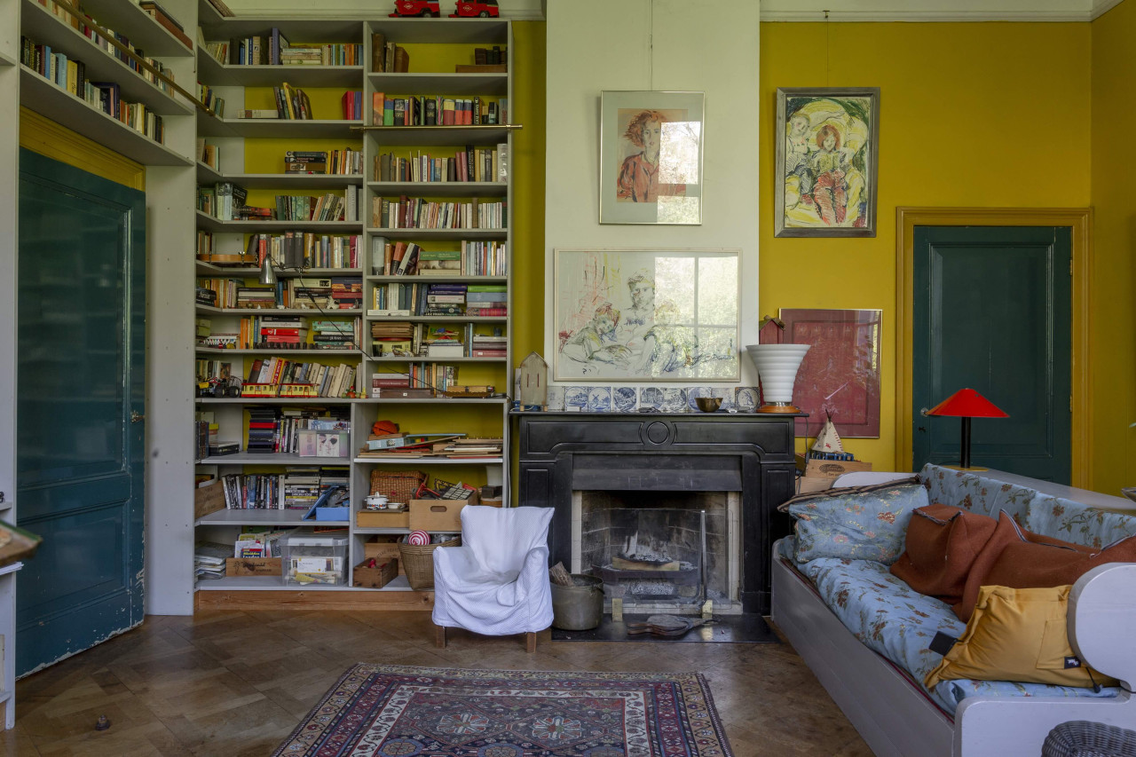 COLOURFUL FAMILY HOME HEELSUM COLOFUL