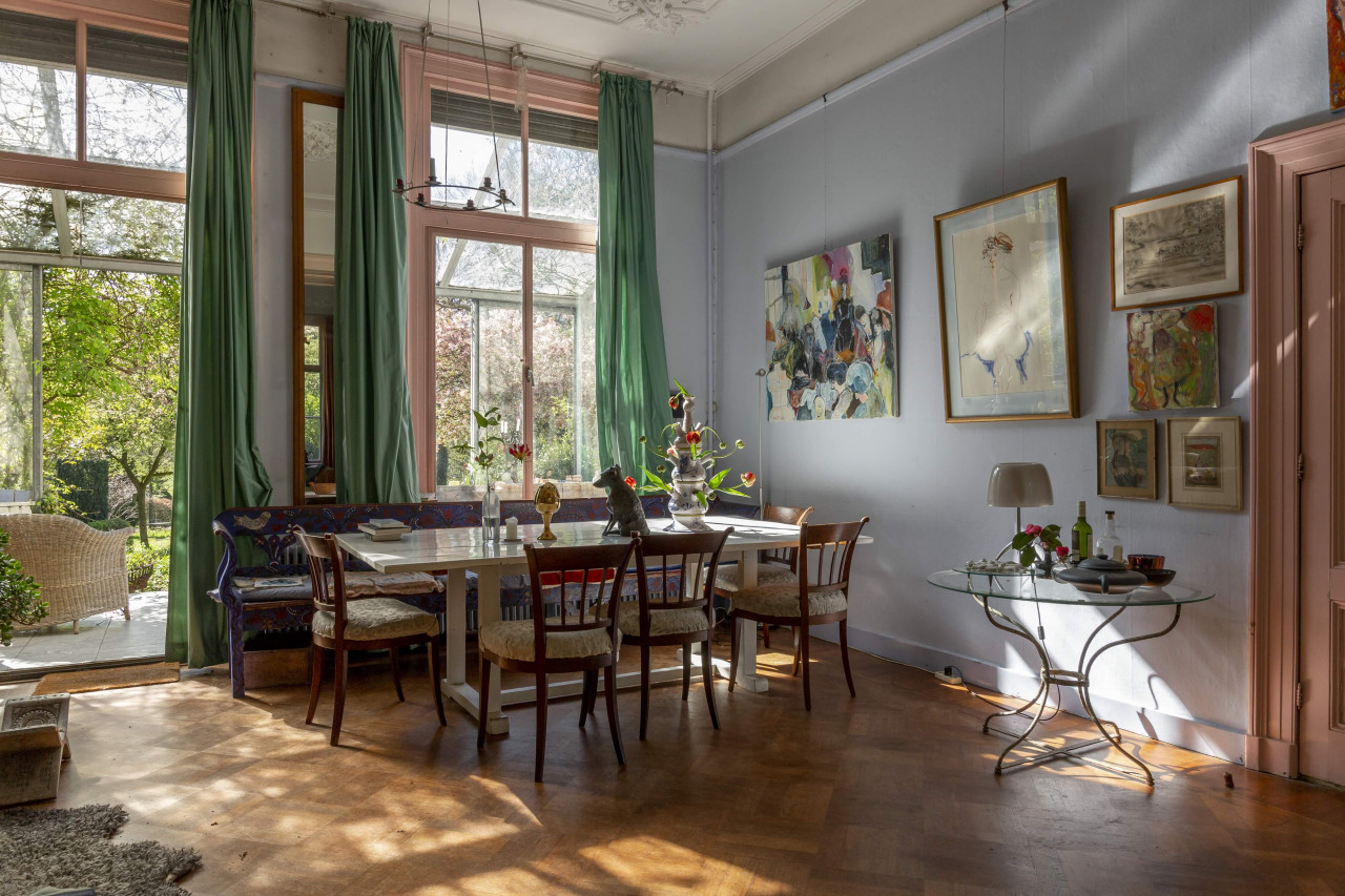 COLOURFUL FAMILY HOME HEELSUM COLOFUL