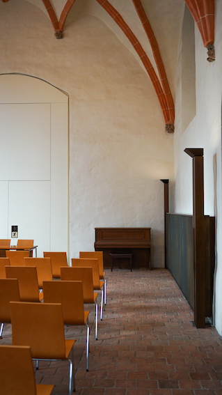plush74 film photo shooting location scouting berlin chapel university7