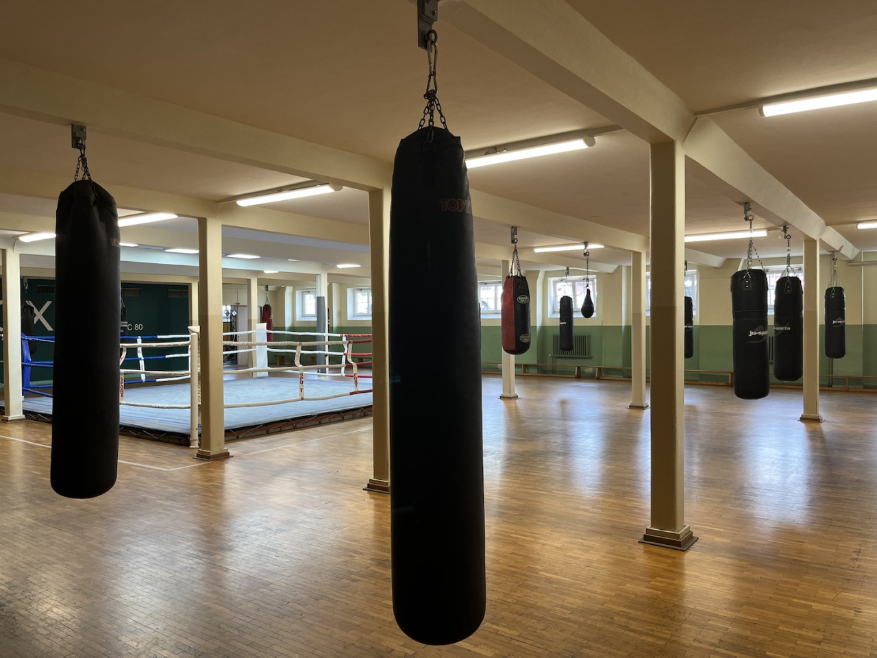 plush74 location film photo event germany berlin vintage gym fitness boxing 130