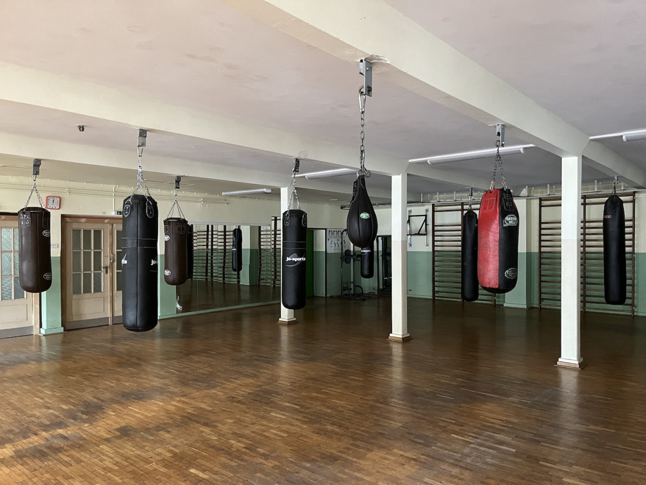plush74 location film photo event germany berlin vintage gym fitness boxing 149