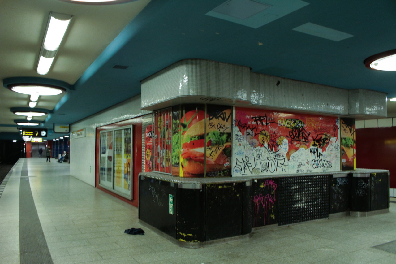 plush74 location photo film event rental germany berlin subway nauener platz 16