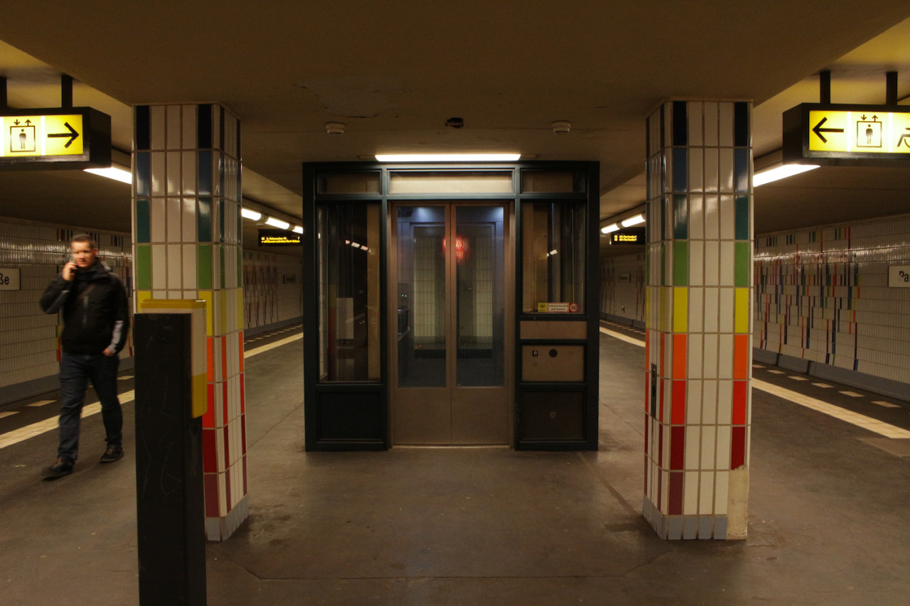 plush74 location photo film event rental germany berlin subway paradestrasse 7