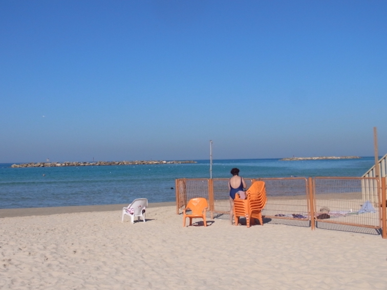 plush74 location scout rental photo film production tel aviv beaches10
