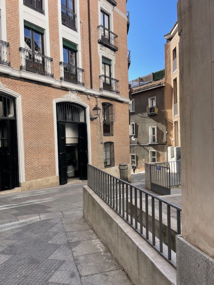 plush74 location scout rental spain photo film production madrid streets13
