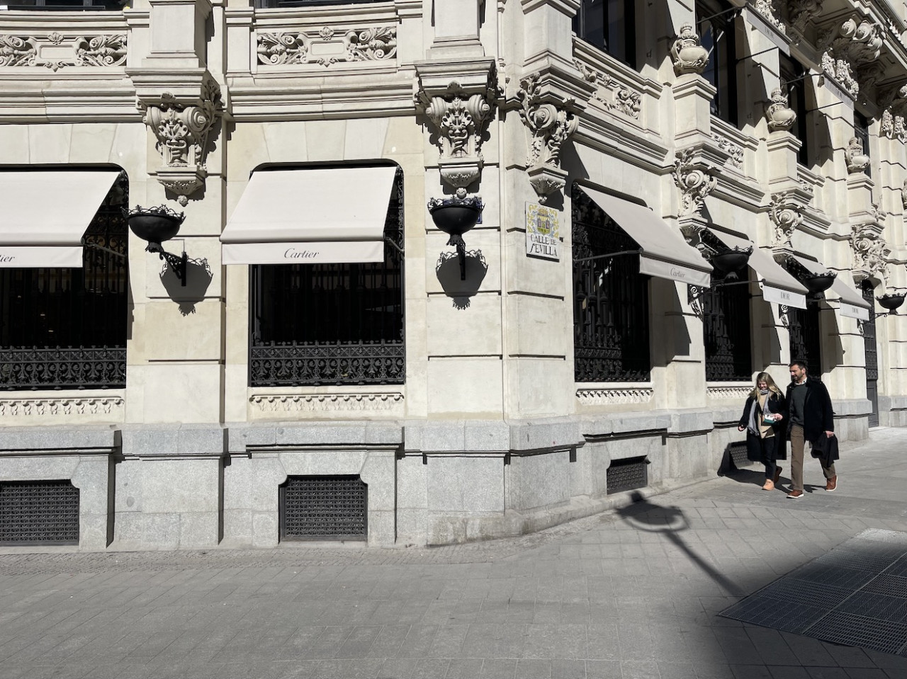 plush74 location scout rental spain photo film production madrid streets23