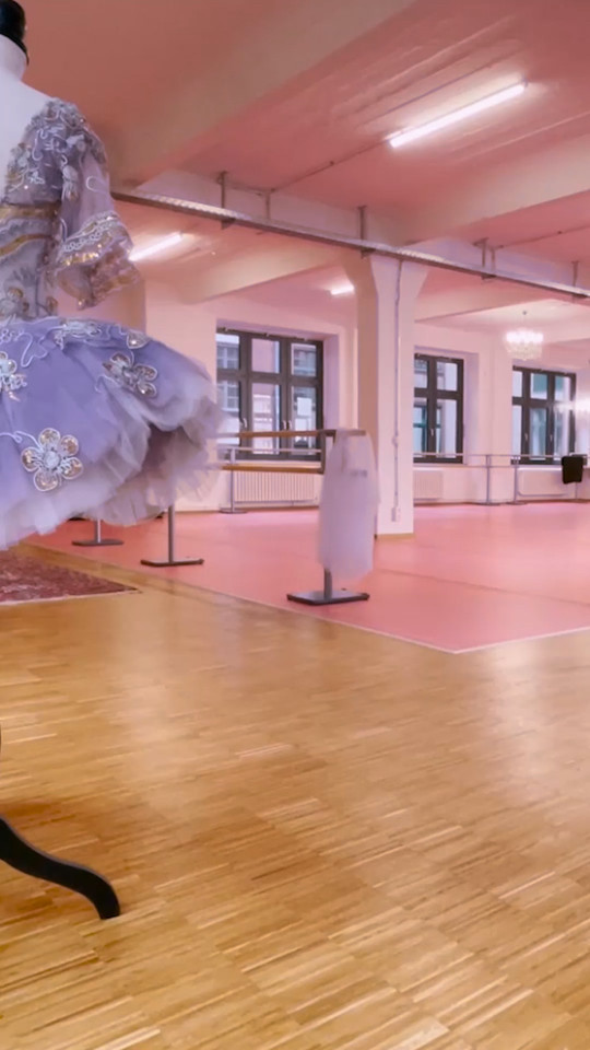 plush74 location scout rental spain photo film production sports ballett berlin studio dance2