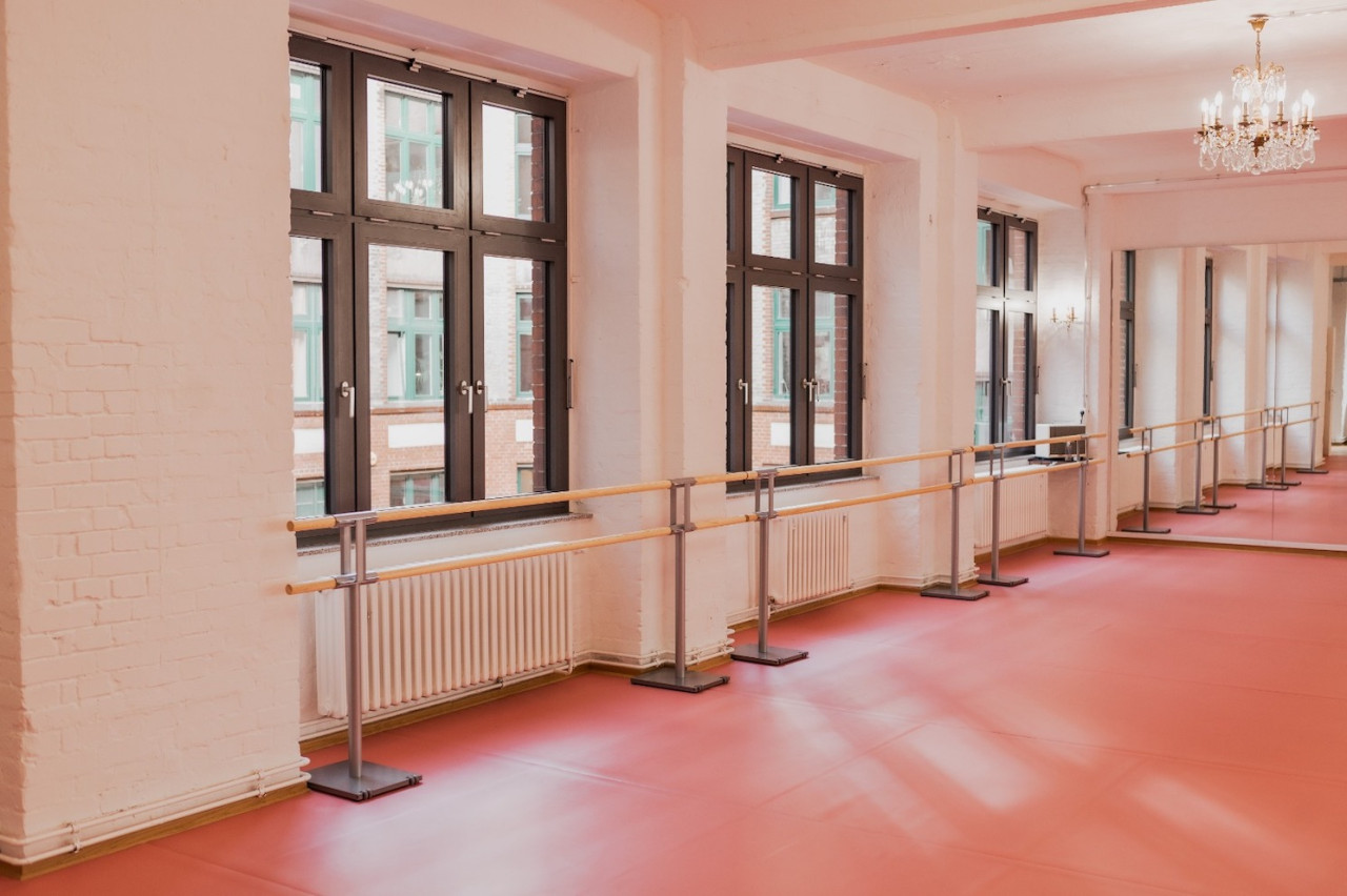 plush74 location scout rental spain photo film production sports ballett berlin studio dance7