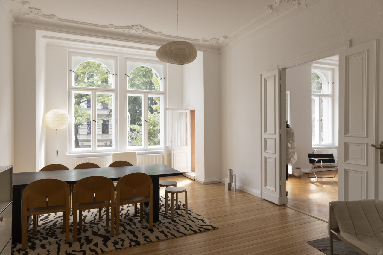 MINIMAL ALTBAU APARTMENT BERLIN