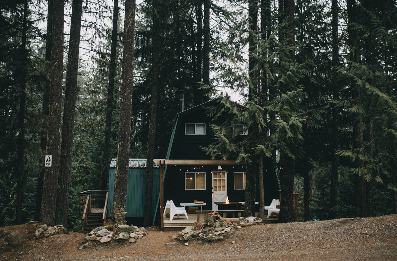 plush74 photo film event location vancouver forest private home canada bright rustic home cabin 10