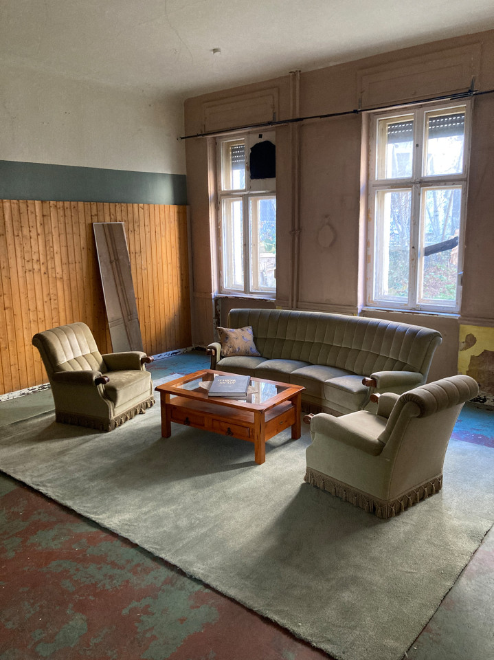 THE MUSIC ROOM