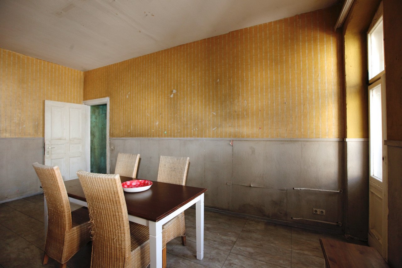 VINTAGE KITCHEN