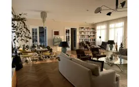 Berlin-Mitte Light-Filled Designer Penthouse with Terraces