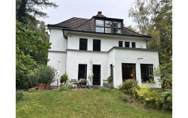 Lichtdurchflutetes Haus mit riesigem Garten in Babelsberg