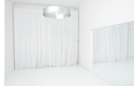 MINIMALIST WHITE STUDIO BERLIN