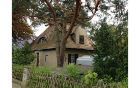 Enchanted Vintage Family Home & Garden Retreat