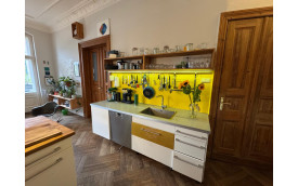 02 YELLOW KITCHEN
