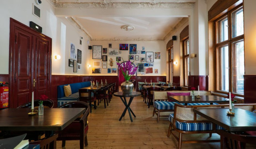 plush74 corner restaurant berlin kreuzberg 3