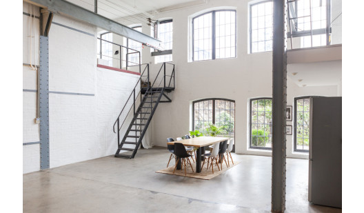 plush74 film photo shooting location scouting berlin event space studio clean hamburg minimalistic2