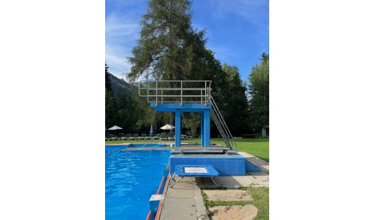 plush74 location photo film event switzerland vulpera lido pool outdoor color 39