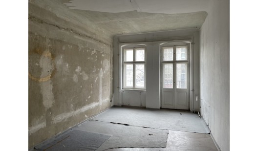 plush74 location scouting film photo event rental germany berlin abandoned unrenovated vacant apartment1