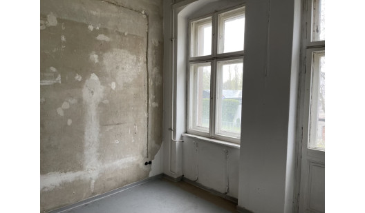 plush74 location scouting film photo event rental germany berlin abandoned unrenovated vacant apartment2 (1)