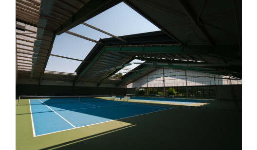 plush74 open roof tennis courts berlin 2